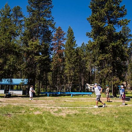 Bend-Sunriver Camping Resort Two-Bedroom Cabin 7 외부 사진