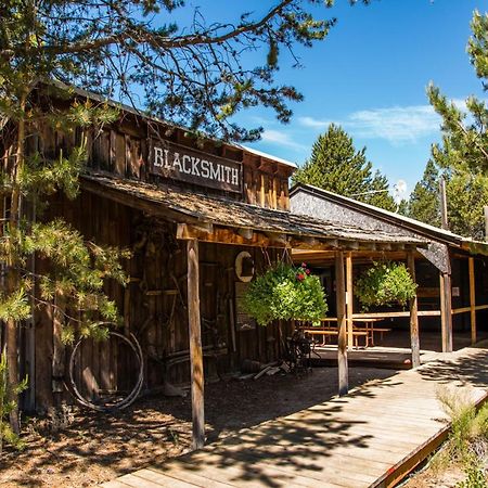 Bend-Sunriver Camping Resort Two-Bedroom Cabin 7 외부 사진