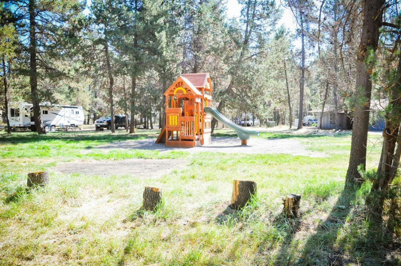 Bend-Sunriver Camping Resort Two-Bedroom Cabin 7 외부 사진