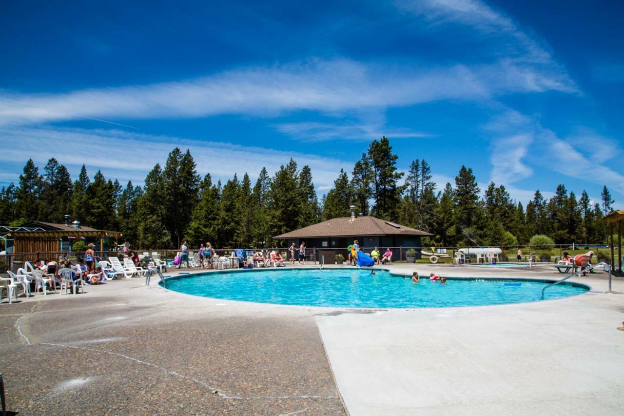 Bend-Sunriver Camping Resort Two-Bedroom Cabin 7 외부 사진