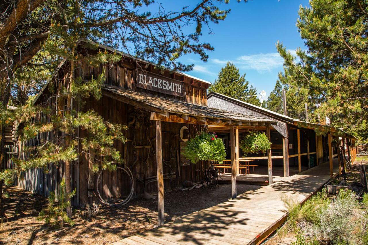 Bend-Sunriver Camping Resort Two-Bedroom Cabin 7 외부 사진