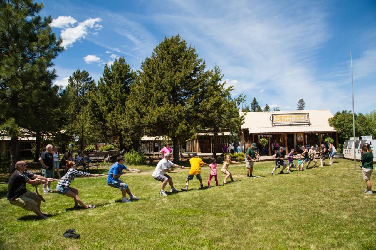 Bend-Sunriver Camping Resort Two-Bedroom Cabin 7 외부 사진